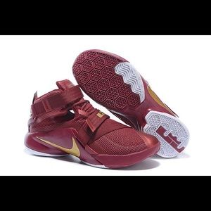 Nike Lebron Soldier 9 Basketball Shoes size 8.5